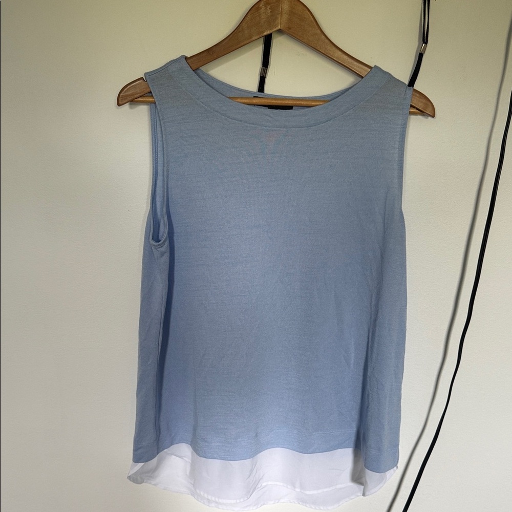 Banana republic Sleeveless Blue and White Women's Top